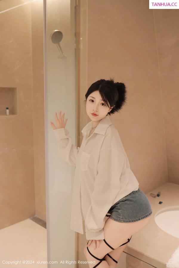   [XiuRen]高清写真图 2024.04.16 No.8400 陈小花 美胸性感第8张图片
